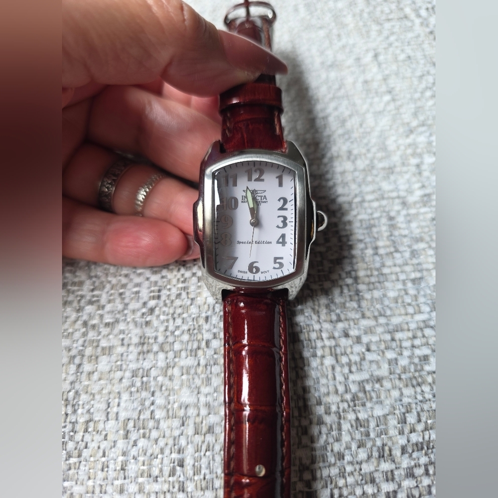 Invicta Special Edition Leather Strap Watch - Picture 4 of 8